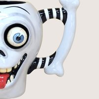2002 Dept 56 Google Eye Skull Mug