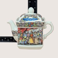 1980s Sadler Camelot Sir Lancelot Porcelain Teapot