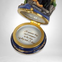 Franklin Mint Retrieving Summer Memories Trinket Box with Dog: Collectible Canine Keepsake