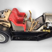 Stutz Bearcat 1913 Model Car - Classic Replica, No Radio Functionality