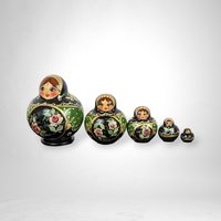 Artistry in Layers: Hand-Painted Russian Nesting Dolls - Set of Exquisite Matryoshka Dolls