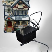 Lemax Knickerbocker Light-Up House: Charming Holiday Decor