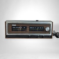 Vintage RCA Model RWC730 AM/FM Radio