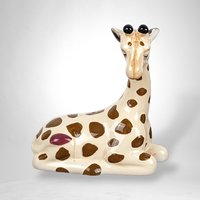 Magnetic Ceramic Giraffe Salt and Pepper Shakers: Quirky Kitchen Decor
