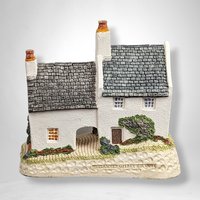 1991 David Winter The Irish Collection Fogarty's Cottage: Charming Collectible Piece