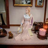 Vintage Homco Lady in Pink Dress Sitting Figurine 1439