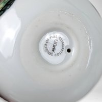 Avon Winter Sparkles Egg with Bold Beauty - Holiday Glamour Accent