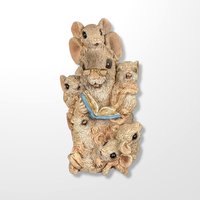 Vintage Stone Critters Storyteller Mouse Figurine #SC-860: Whimsical Collectible