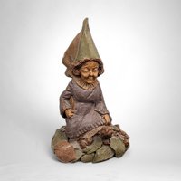 1983 Tom Clark Jennie Gnome: Vintage Pecan Shell Figurine