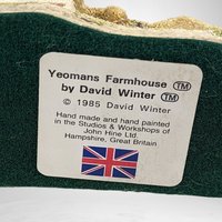Charming 1985 David Winter Yeomans Farmhouse Figurine