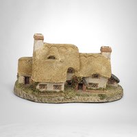 Charming 1985 David Winter Yeomans Farmhouse Figurine