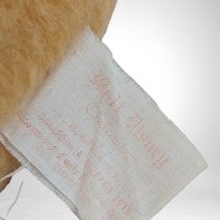 Winnie the Pooh Nostalgia: Charming Vintage Plush Toy – A Timeless Classic for Collectors and Fans