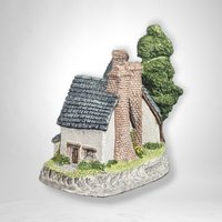 1985 David Winter Craftsman Cottage Village Figure - Collectible Miniature