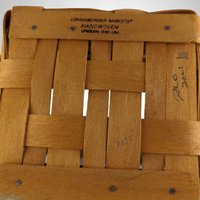 2001 Longaberger Handwoven Basket Tissue Holder with Lid - Elegant and Functional Home Decor