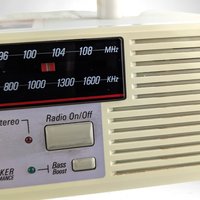 Vintage GE Spacemaker Under the Cabinet AM/FM Radio, Cassette Player