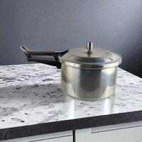 Vintage 4 Quart Mirro Pressure Cooker