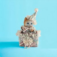 Westminster Vintage Wind Up Musical Kitten Music Box