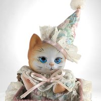 Westminster Vintage Wind Up Musical Kitten Music Box