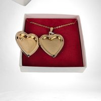 1979 Avon Presidents Club Goldtone Heart Shaped Locket