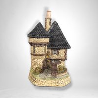 RESERVED - do not buy 1988 David Winter Scottish Collection Gatekeepers House (5")