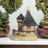 RESERVED - do not buy 1988 David Winter Scottish Collection Gatekeepers House (5")