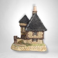 RESERVED - do not buy 1988 David Winter Scottish Collection Gatekeepers House (5")