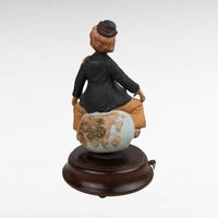 Vintage Albert Price Sad Clown Around the World Music Box, Porcelain Clown Figurine, Collectible Clown, Musical Figurine