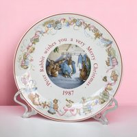 1987 Wedgwood Peter Rabbit Christmas Plate, Collectible Plate, Beatrix Potter, Holiday Decor