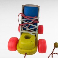 Vintage Playskool Little Old Lady Shoe Boot Pull Toy with Wooden People, Classic Toy, Nostalgic Gift, Collectible Toy, Nursery Decor