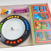 Vintage 1975 The Magnificent Race Game by Parker Brothers | Retro Family Board Game | Missing 1 Arrow | Fun for Collectors
