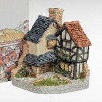 1994 David Winter Cottages 15 Lawnside Road Corner Figure, Hand Painted, English Cottage Decor, Gift for Miniature Collectors, 4 Inches