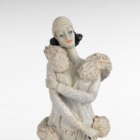 Vintage Resin Art Deco Lady Figurine, Elegant Woman Sculpture, Decorative Art, Collectible Figurine, Art Deco Style Statue