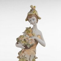 Vintage Resin Woman Figurine, Elegant Dresser Decor, Lady with Flowers, Art Deco Style, Decorative Sculpture