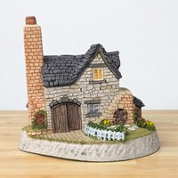 1993 David Winter The Smithy Cottage