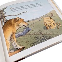 2001 'The Three Pigs' by David Wiesner Hardcover