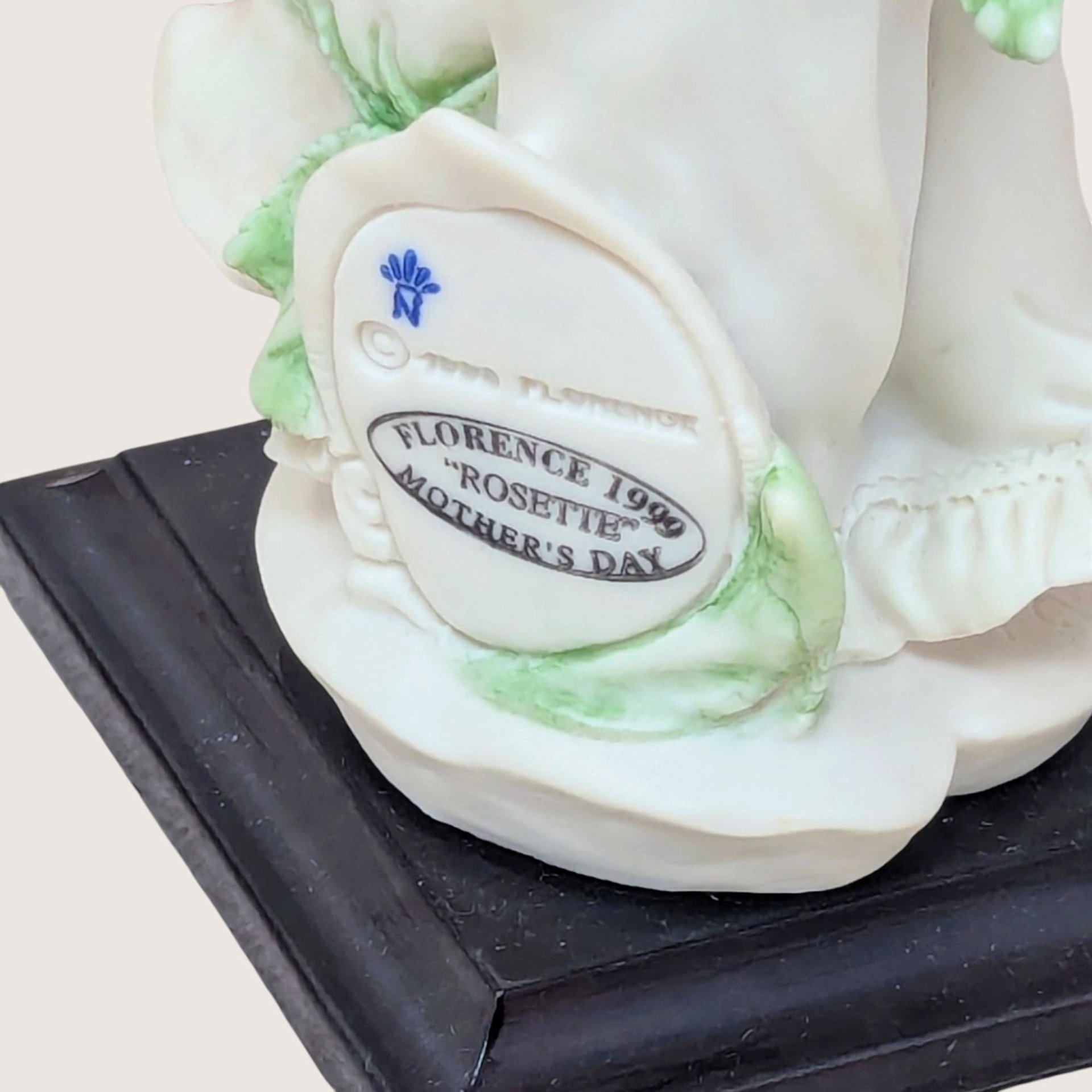 1999 Giuseppe Armani "Rosette" Figurine