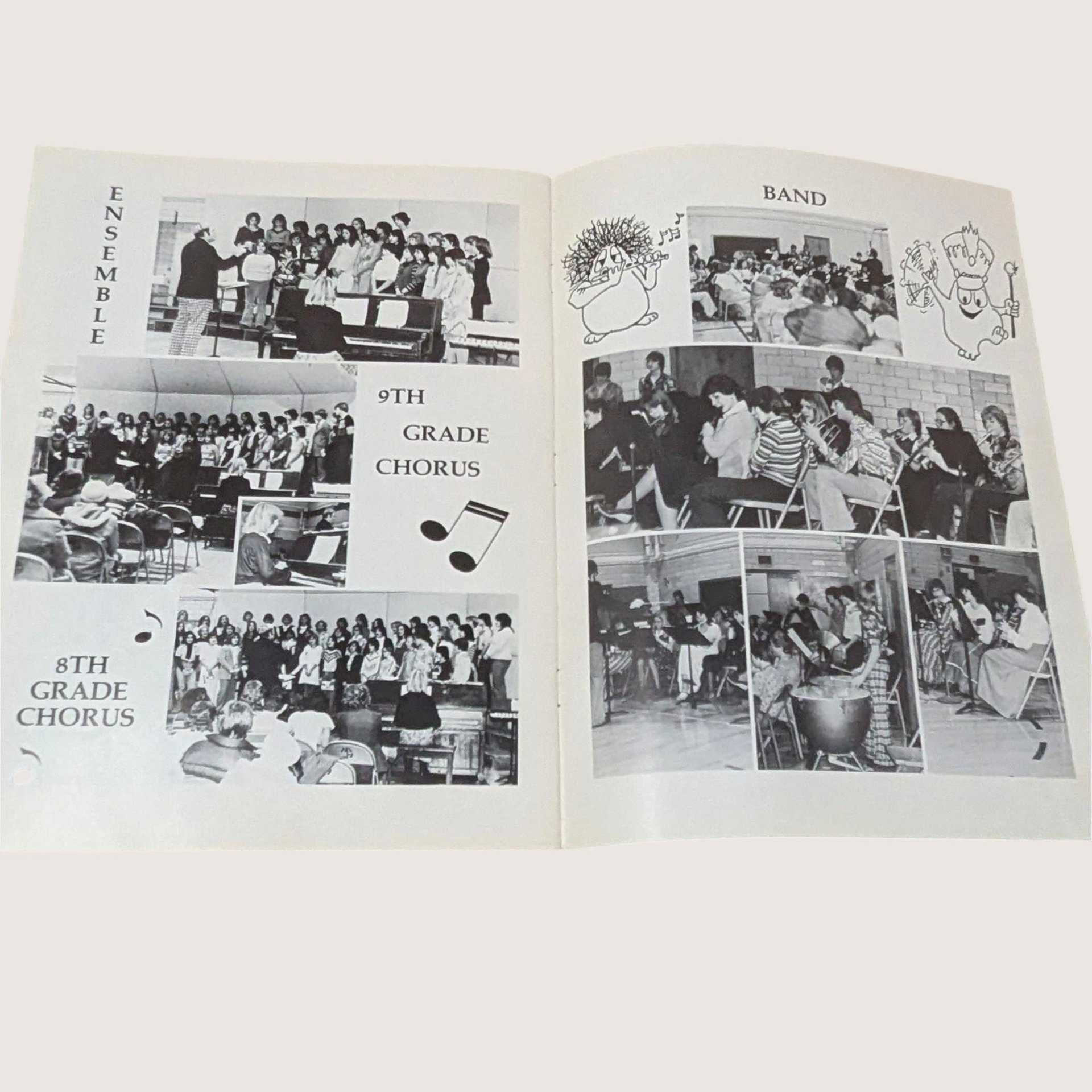 1977-1978 Mounds Park Junior High School Yearbook, Softcover