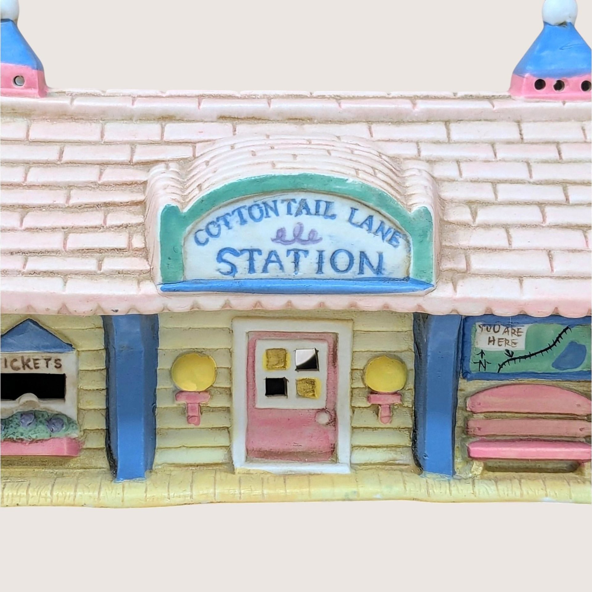 1990s Midwest Cottontail Lane Station