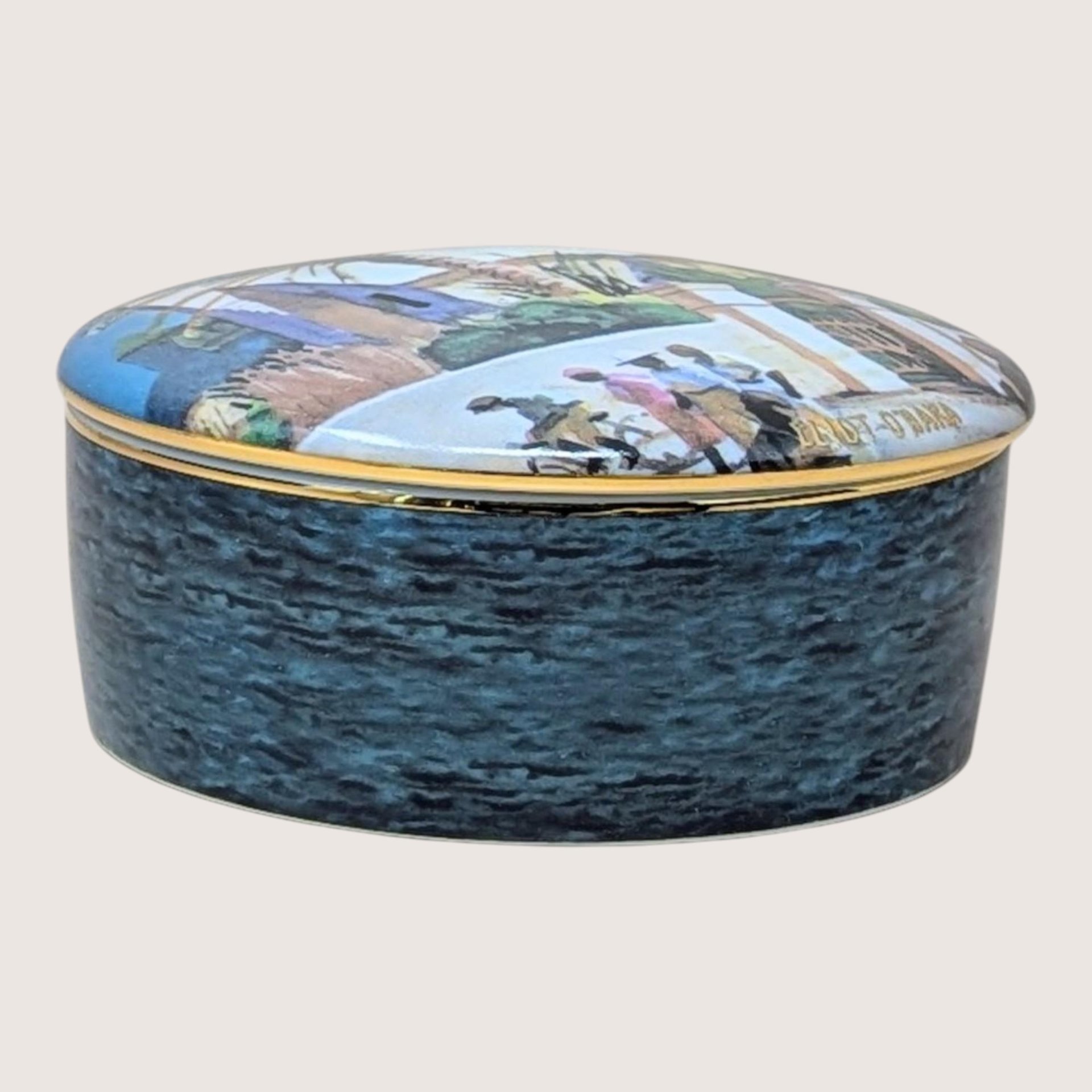 2001 Goebel Bermuda Images Bermuda Gate Covered Trinket Box