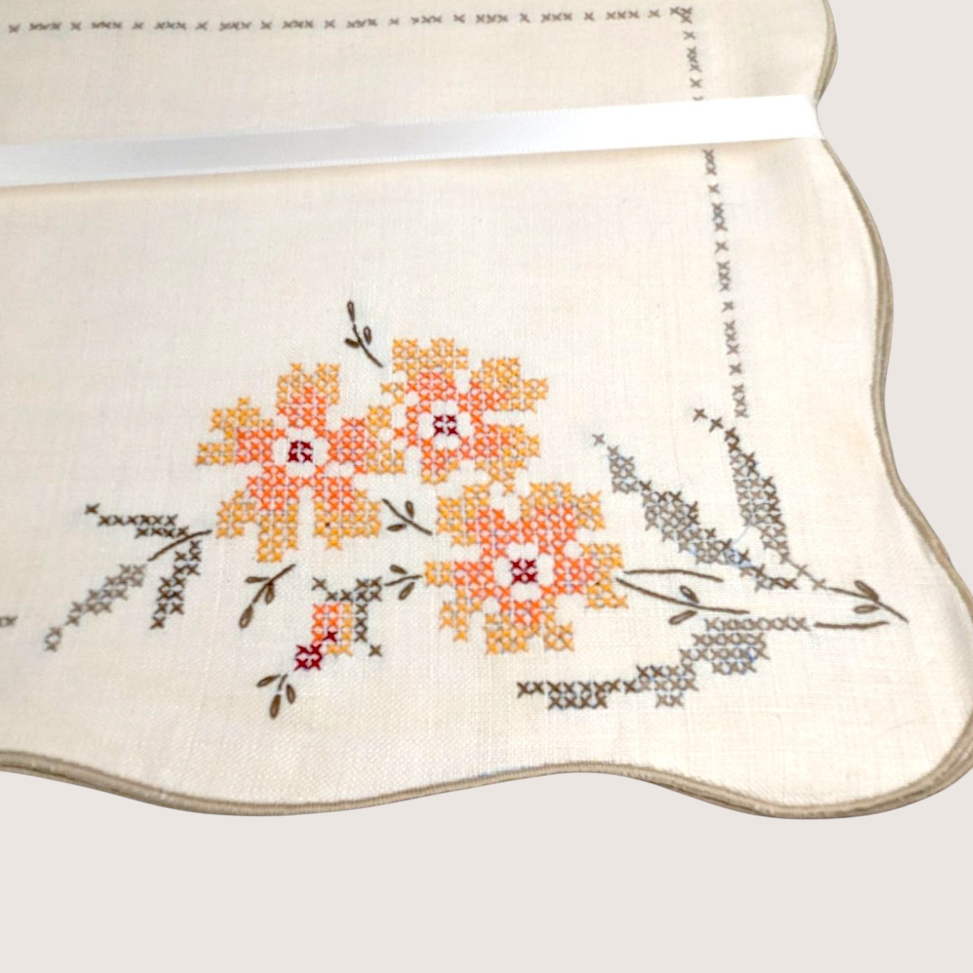 1960s Bucilla Linen Cross Stitch Placemat Set 