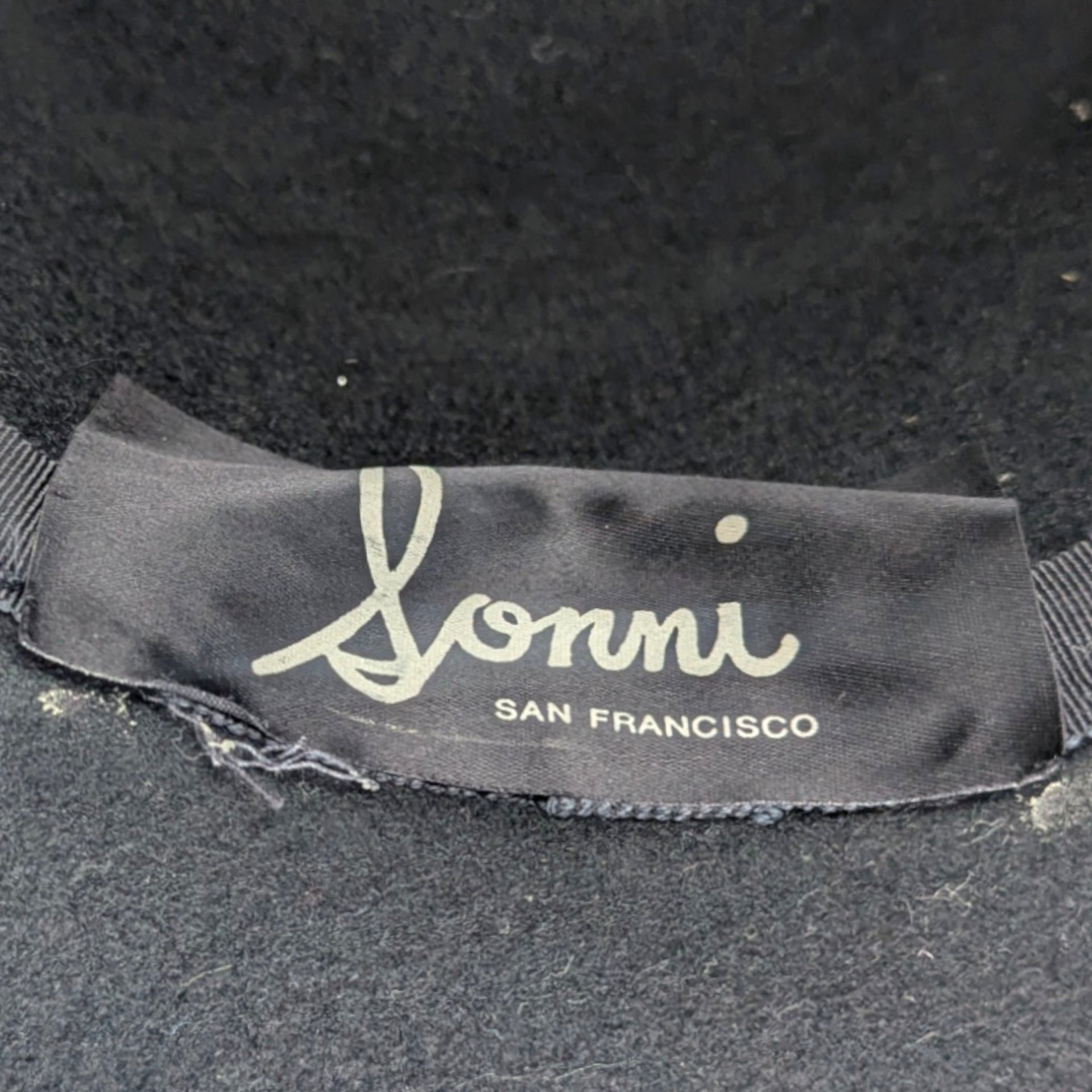 Vintage Sonni San Francisco Black Wool Metallic Gold Cocktail Brim Hat