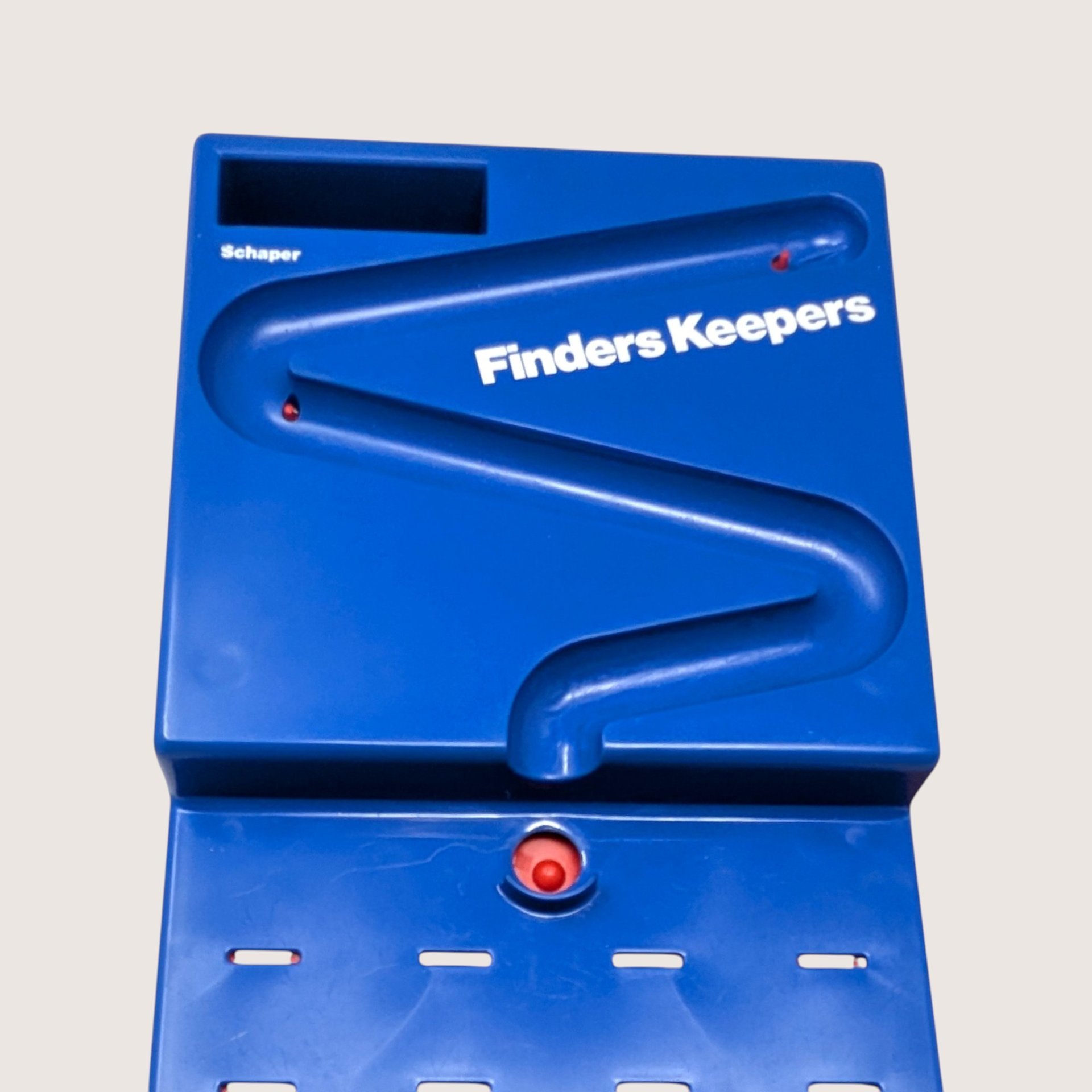 1970s Schaper Finders Keepers Plastic Board Game