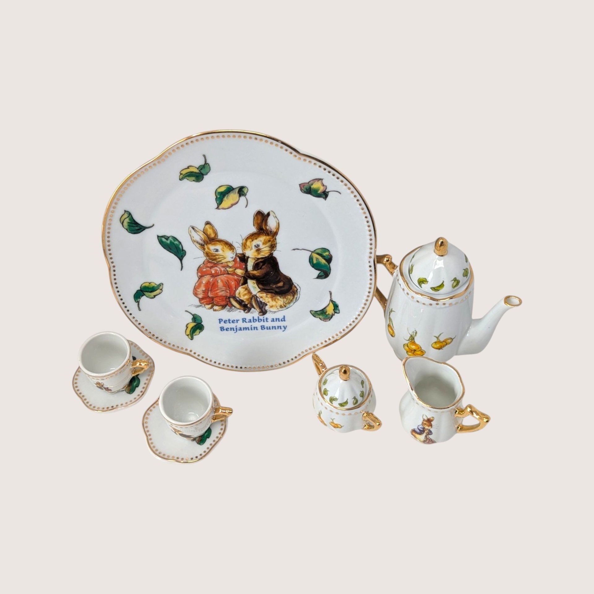 2002 Beatrix Potter Peter Rabbit 10 pc Porcelain Mini Tea Set 
