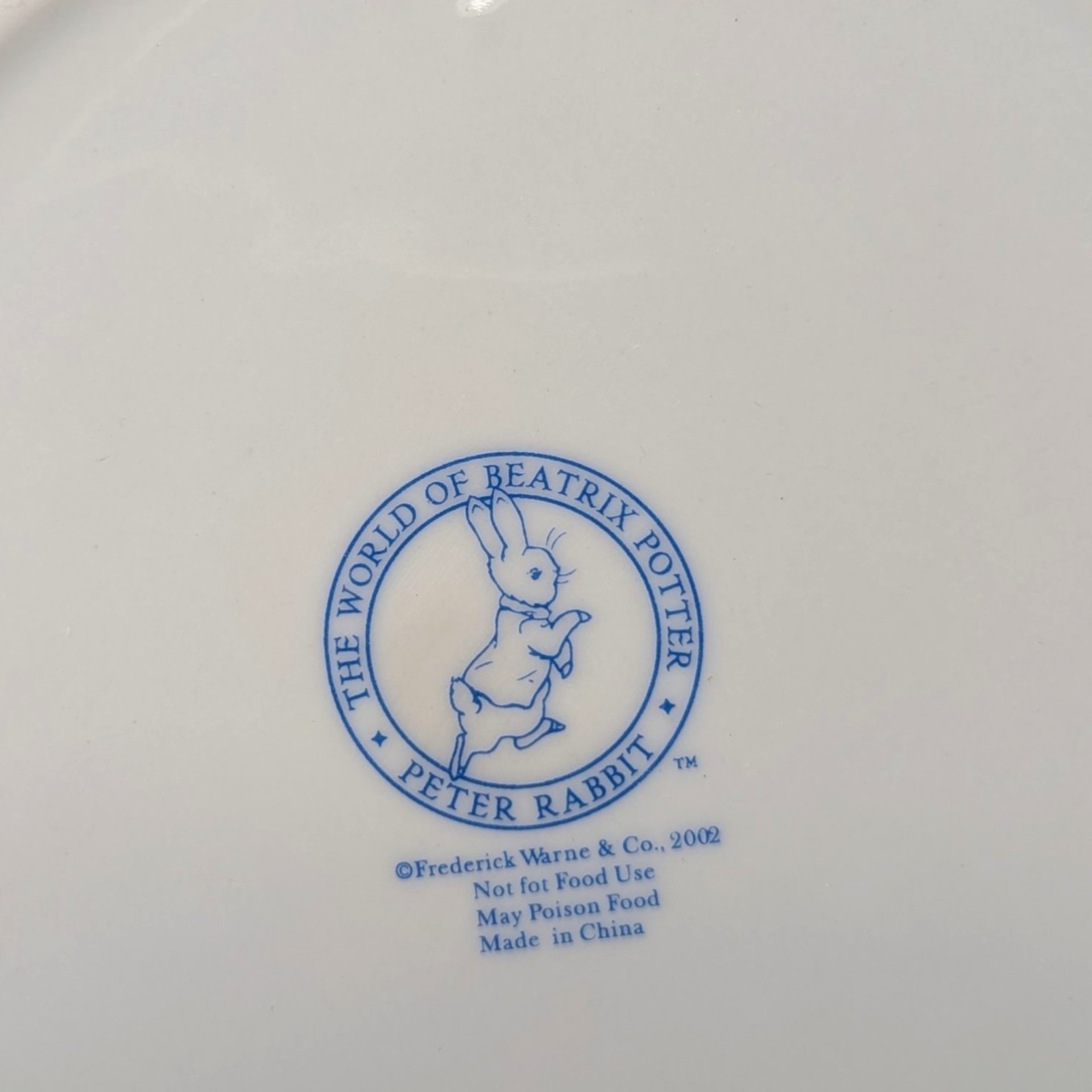 2002 Beatrix Potter Peter Rabbit 10 pc Porcelain Mini Tea Set 