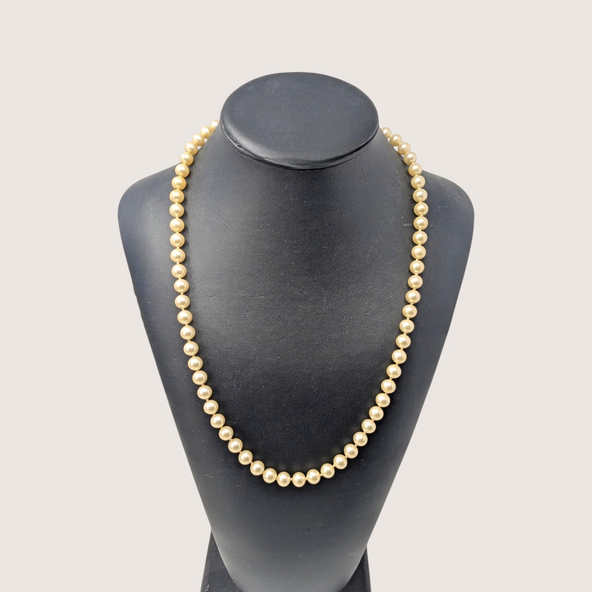 1960s Vintage Faux Pearl Rhinestone Clasp Necklace