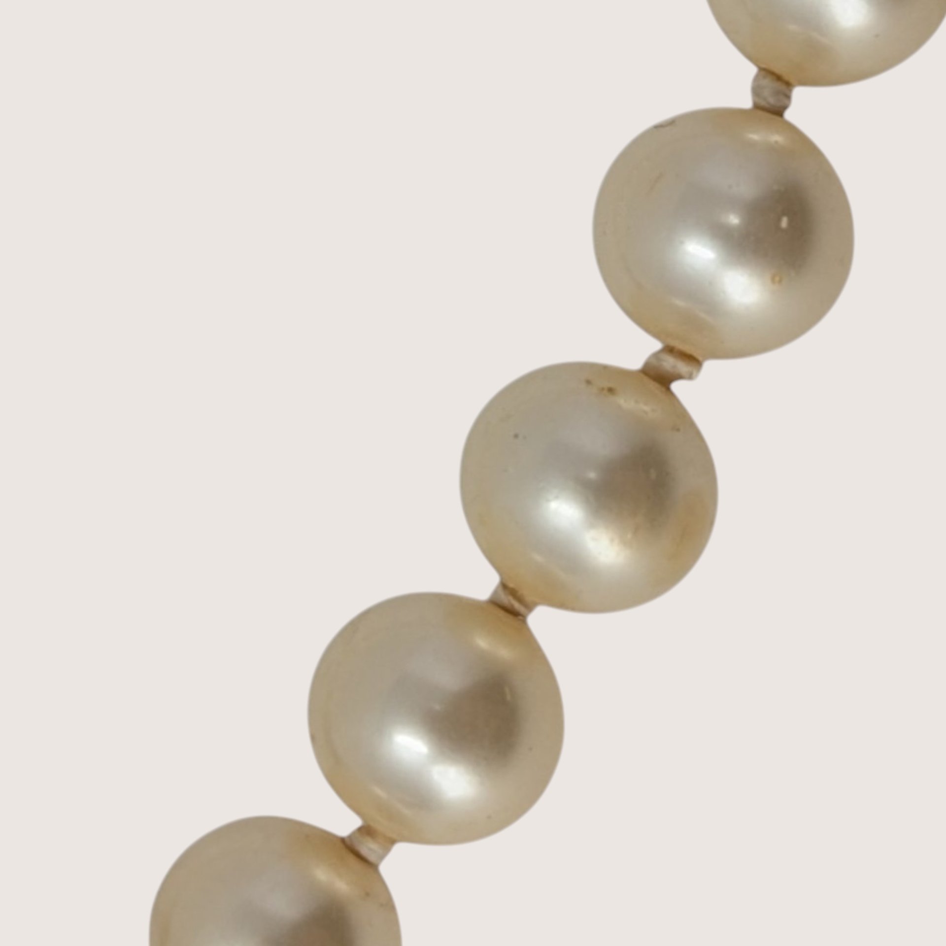 1960s Vintage Faux Pearl Rhinestone Clasp Necklace
