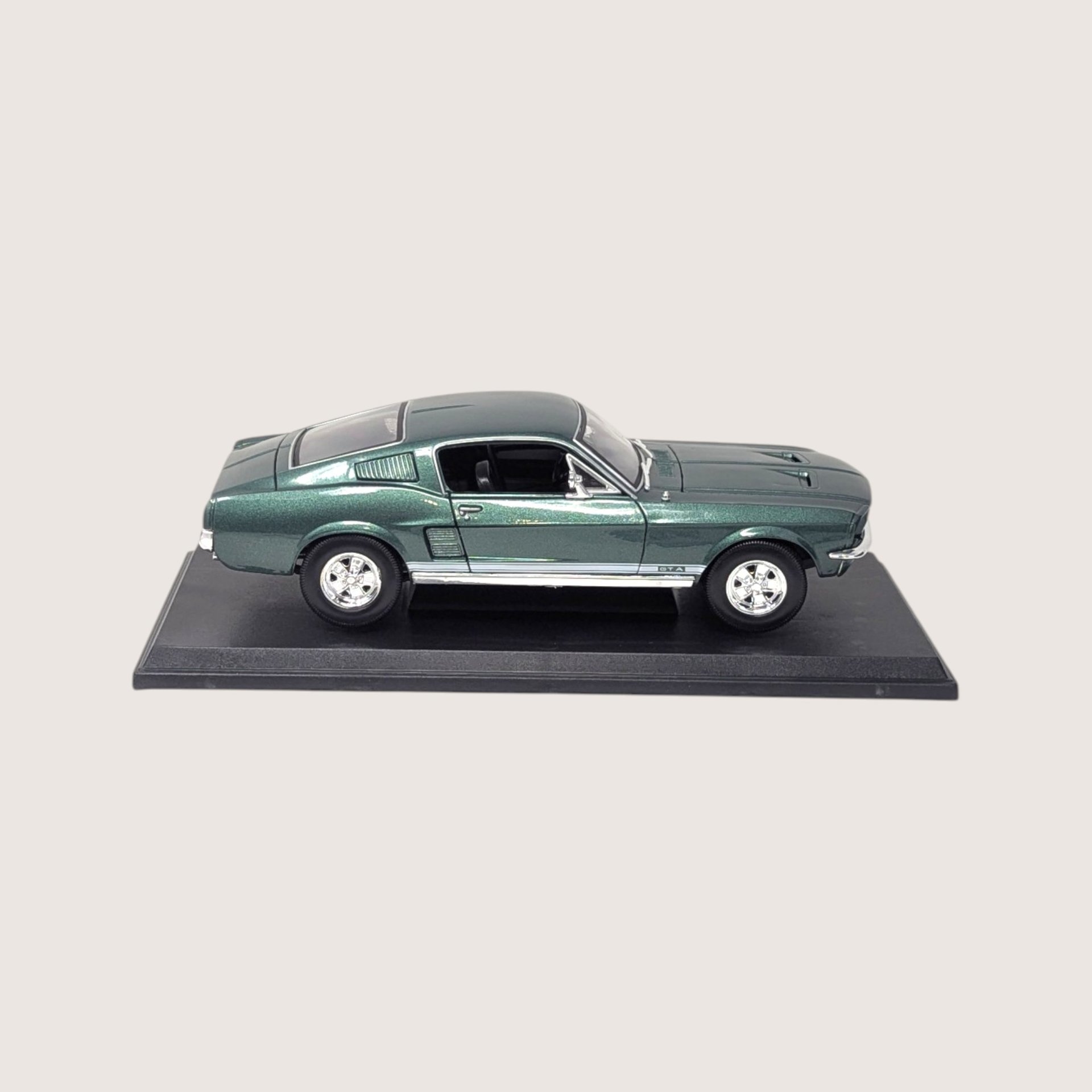 Vintage Maisto 1/18 Scale 1967 Ford Mustang GTA Fastback Die-Cast Car