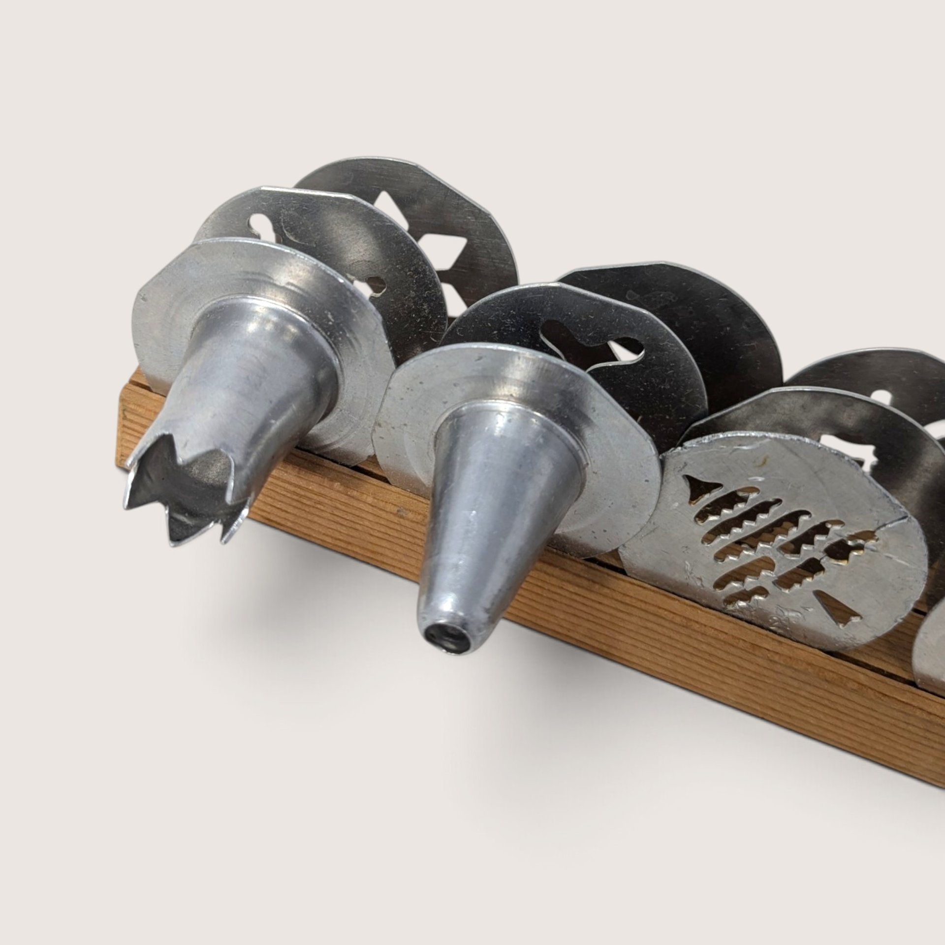 Vintage Mirro Aluminum Cookie Press with Disks