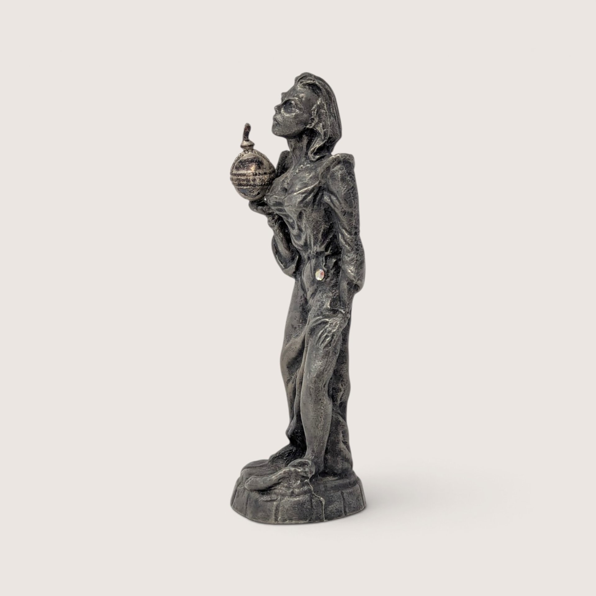 Vintage Weatherby Pewter Sovereign Figurine
