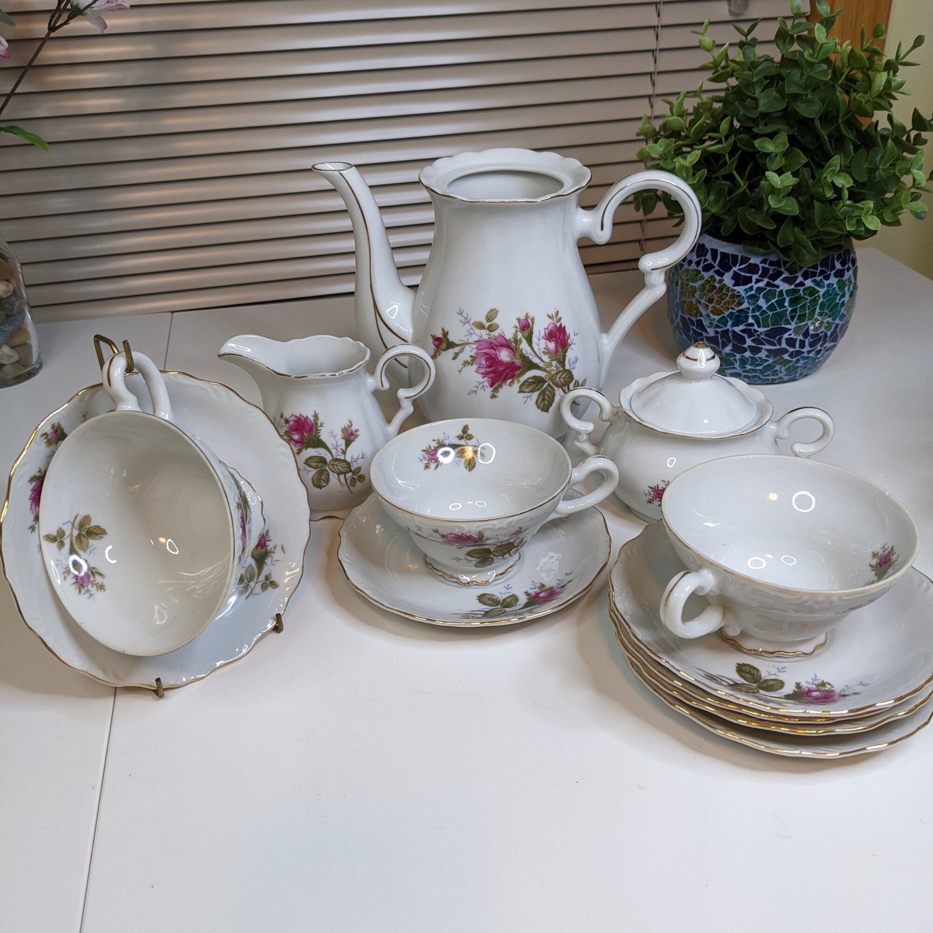 1950s Vintage Rose Decorated Tea Set - 15 Pieces